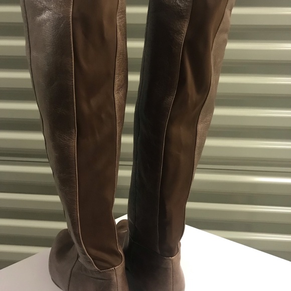 Creation soft leather knee-high pull-on stretch boots w/heel - Picture 3 of 10